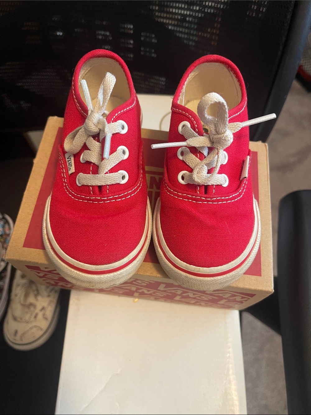 Vans Kids authentic Canvas Sneakers in Red with White Laces